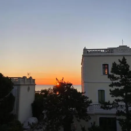 شقة Calmes By Bellavista - Vue - 50m De La - Climatise - Balcon