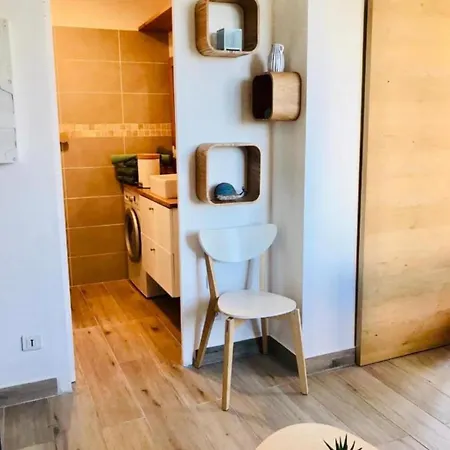 Calmes By Bellavista - Vue - 50m De La - Climatise - Balcon أرجيليه- سور- مير
