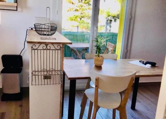 Calmes By Bellavista - Vue - 50m De La - Climatise - Balcon شقة *