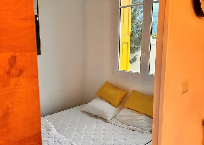 Calmes By Bellavista - Vue - 50m De La - Climatise - Balcon شقة أرجيليه- سور- مير